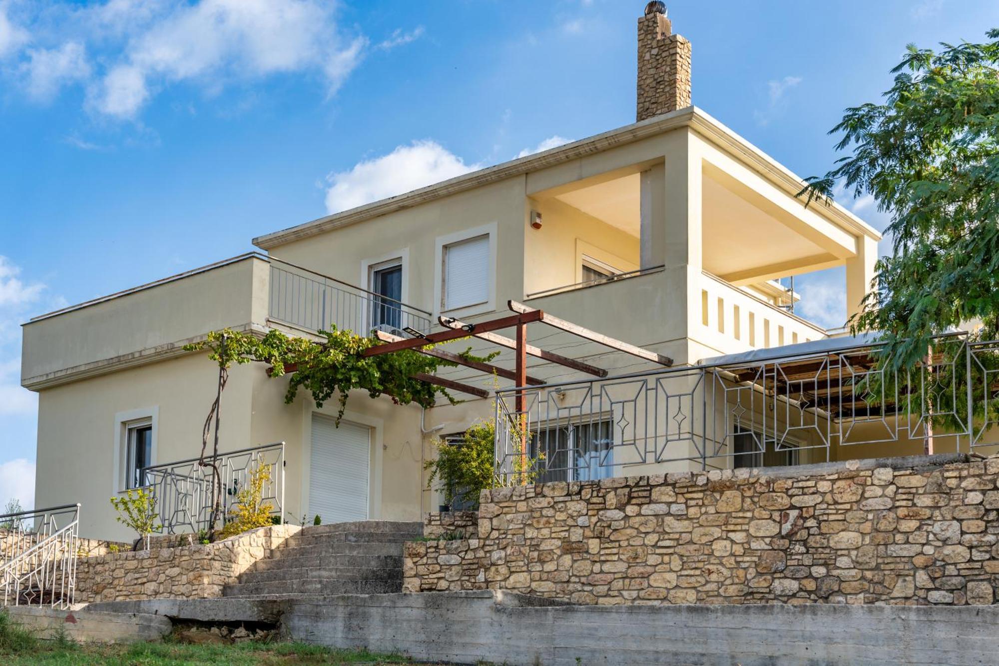 Apartment Piperitsa House For Nomads Or Families In The Countryside Messini